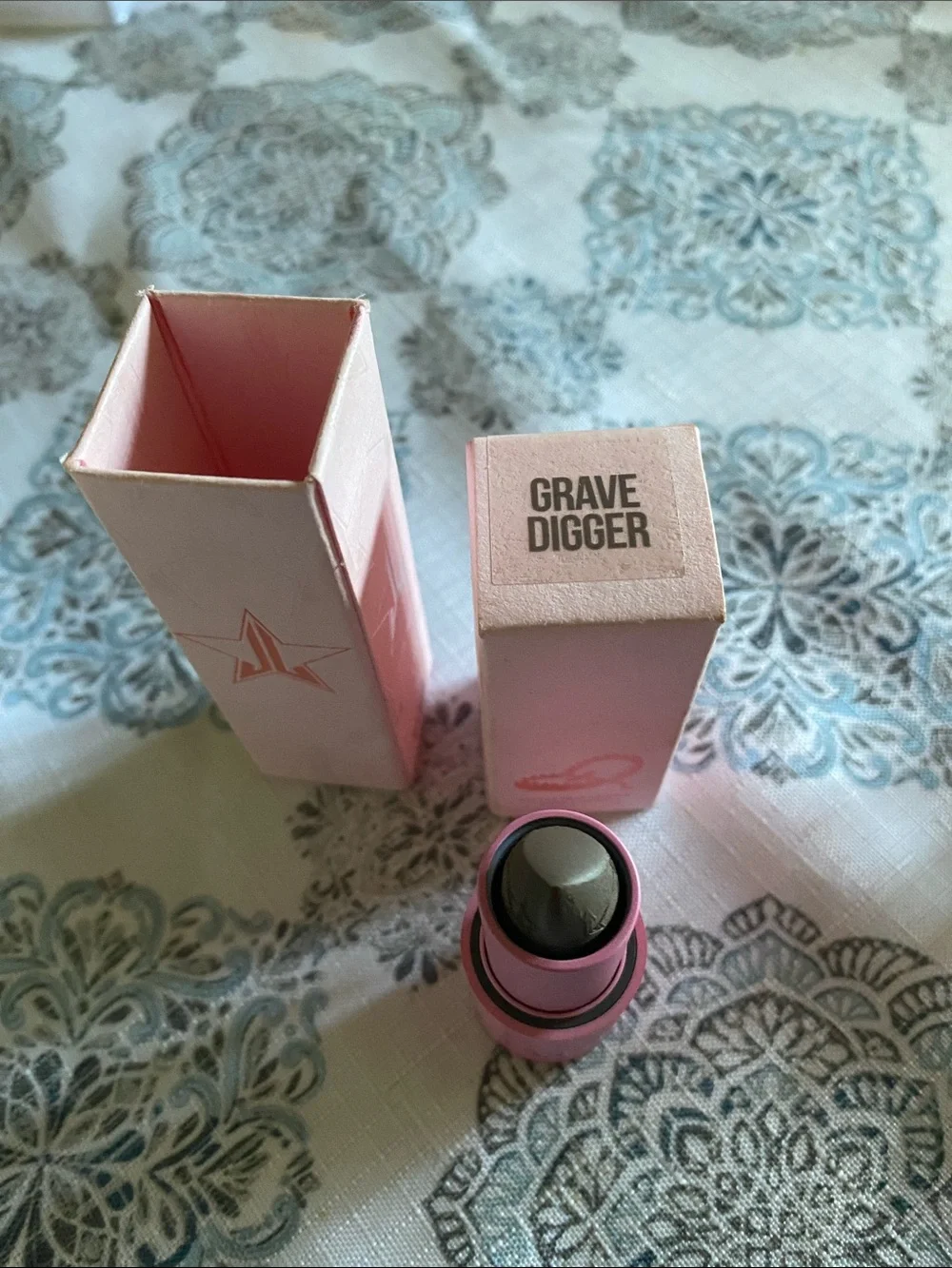 Jeffree Star Pink Lipstick Boxes - Pale Pink Packaging